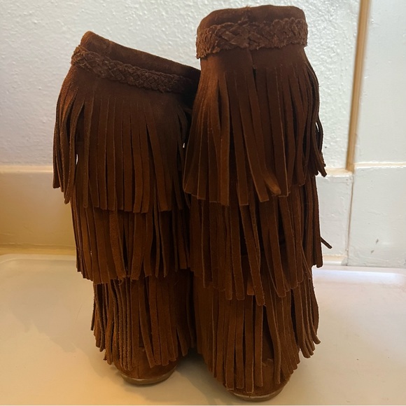 Minnetonka three layer fringe brown boot - Picture 4 of 5